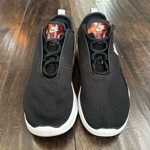 Nike Air Max Motion 2 Black Barely Rose Sneakers